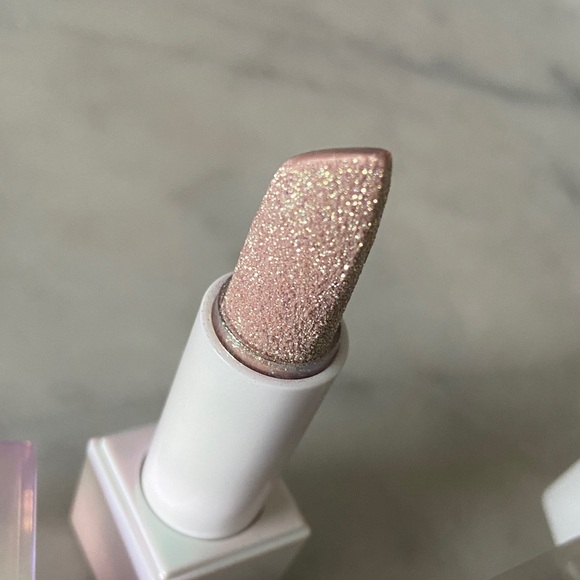 HUDA BEAUTY Negligee Lip Gloss - Picture 14 of 14